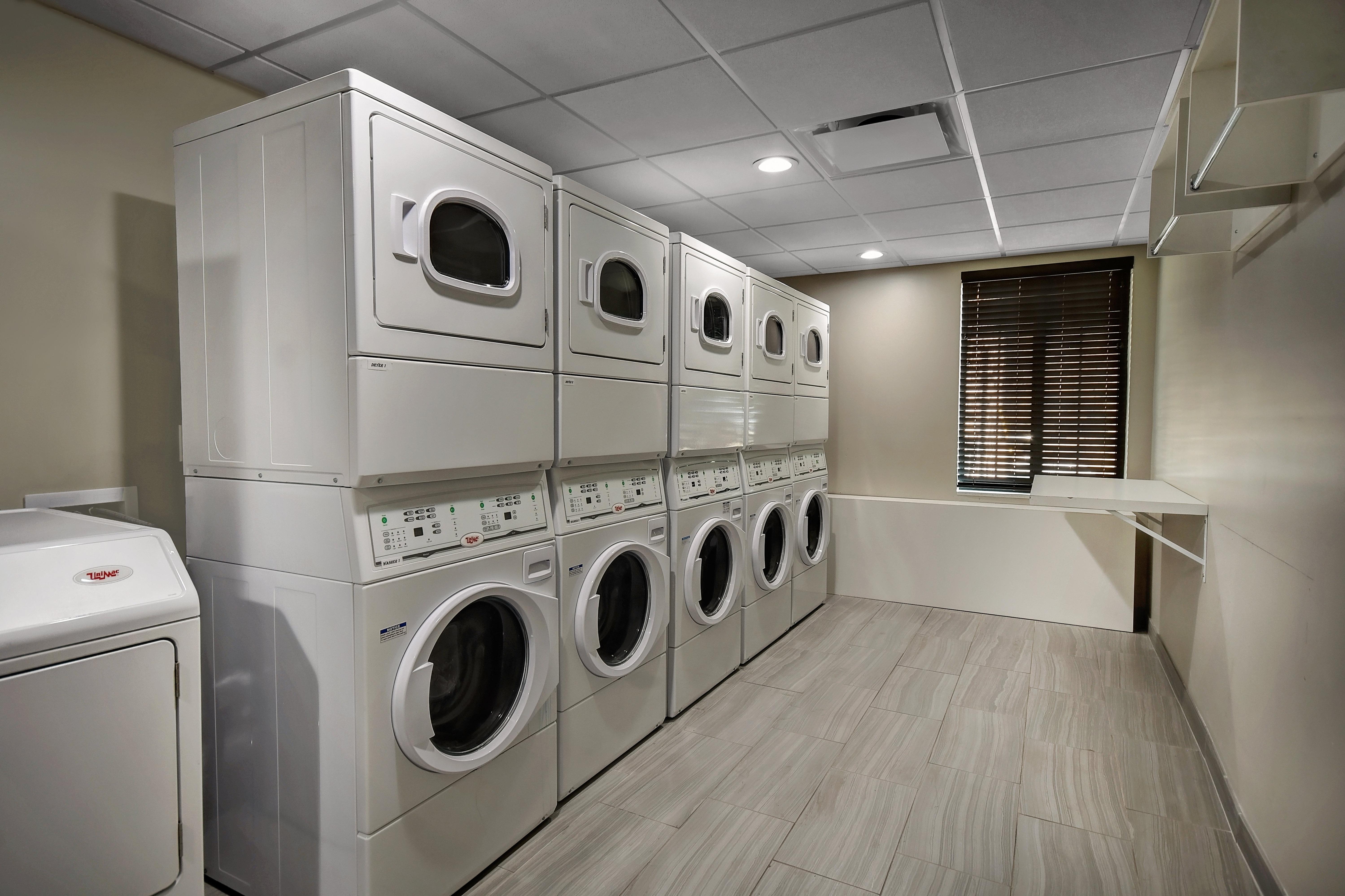 Staybridge Suites - Holland By Ihg Buitenkant foto