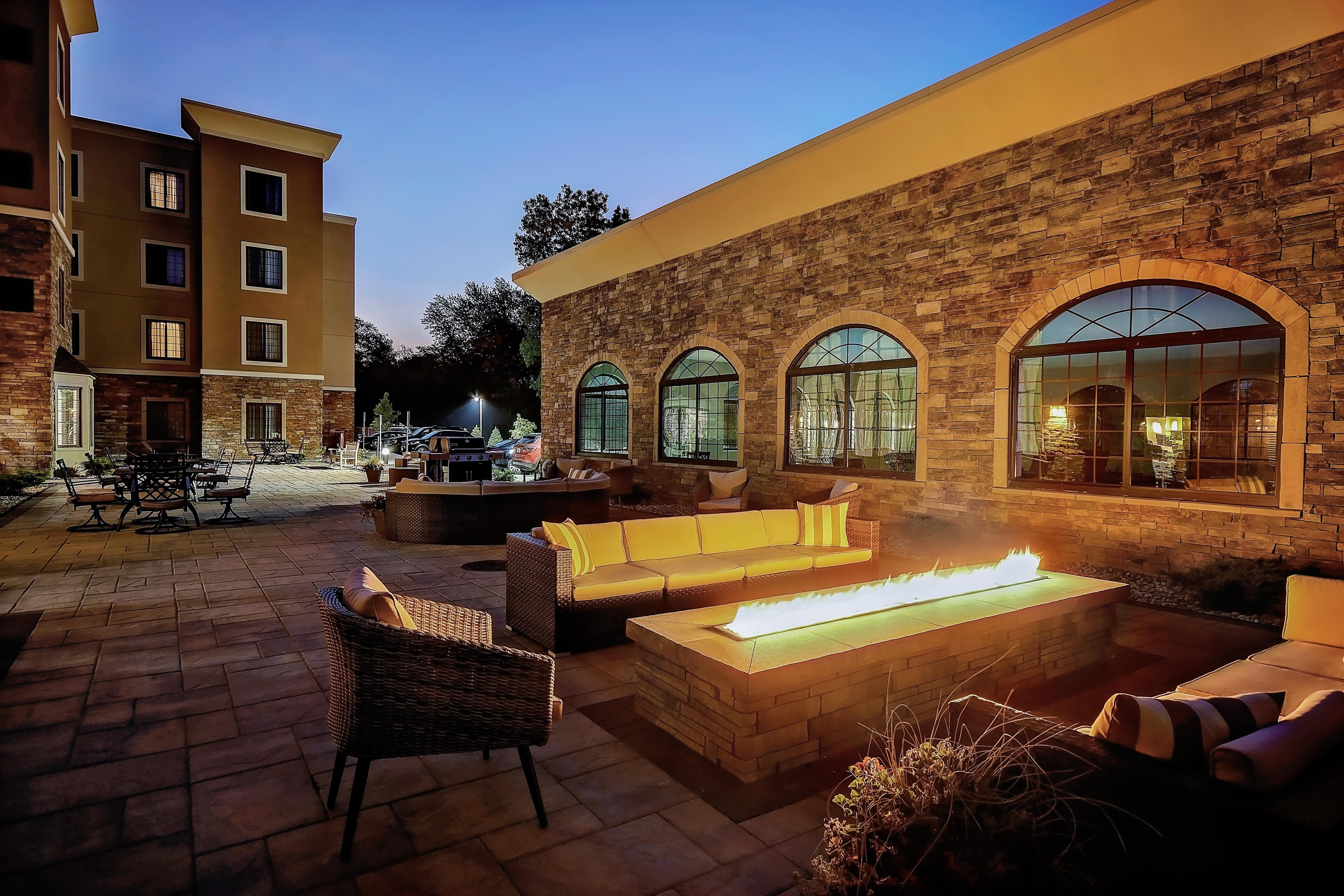 Staybridge Suites - Holland By Ihg Buitenkant foto